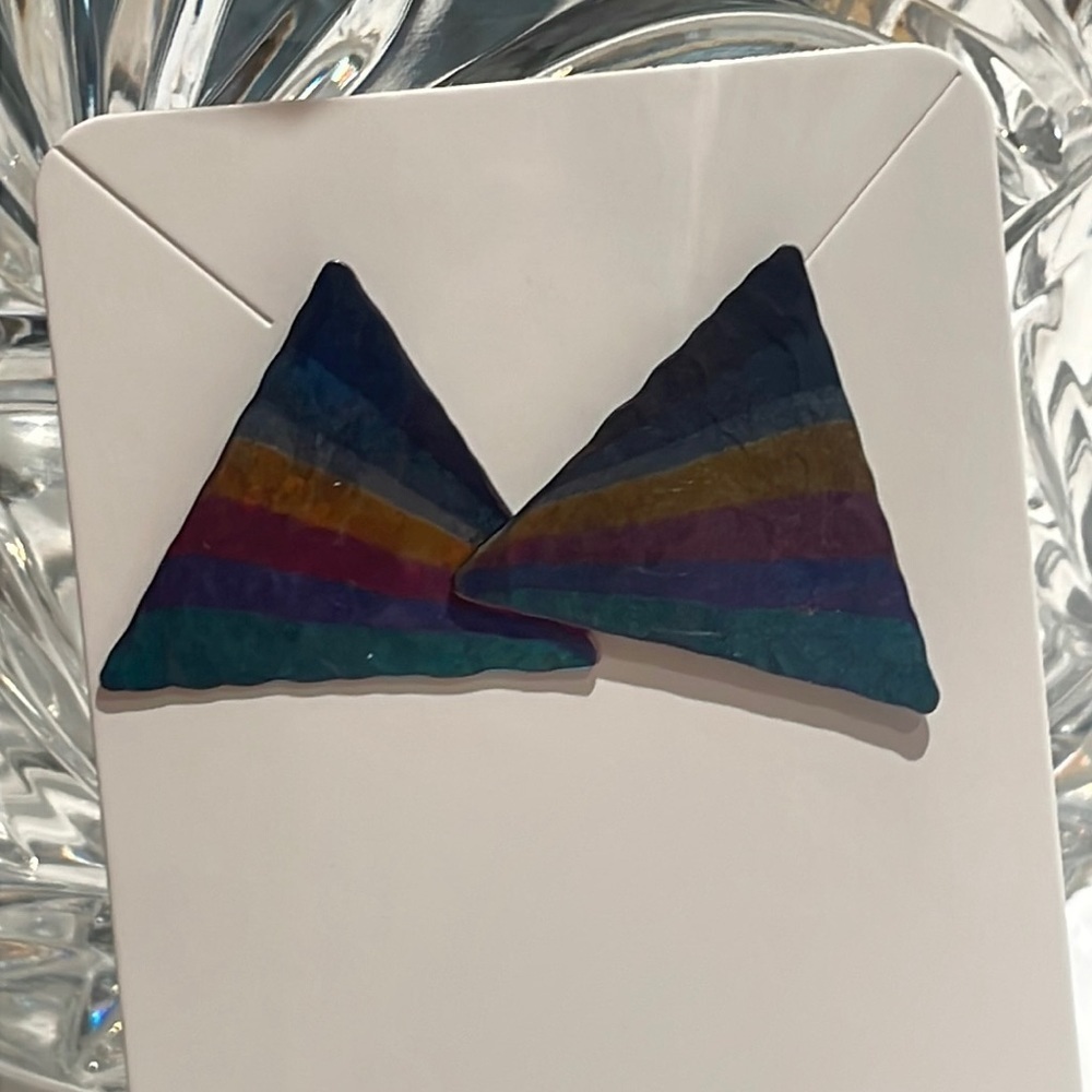 Triangle stud earrings vintage‎ jewelry rainbow 80’s